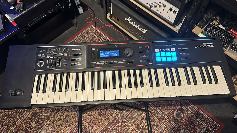 鍵盤楽器 [Reserved for Kimbass]Roland JUNO-DS61 Roland JUNO-DS61