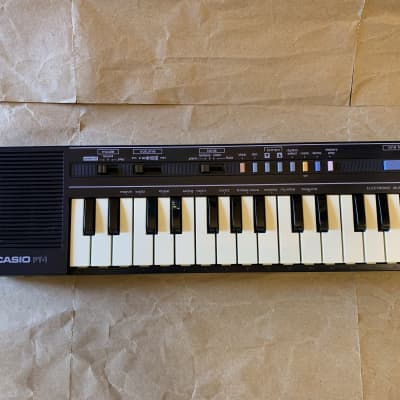 Casio PT-1 29-Key Mini Synthesizer 1982 - 1988 - Black EC with Users Manual Booklet image 2