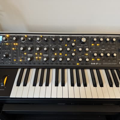 Moog Sub 37 Tribute Edition 2010s - Black