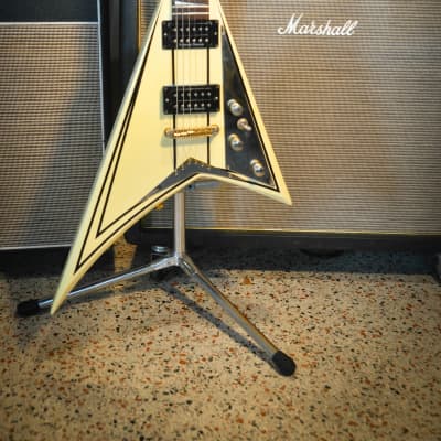 Jackson Randy Rhoads RR5 Flying V -2001 White/Gold-Made in