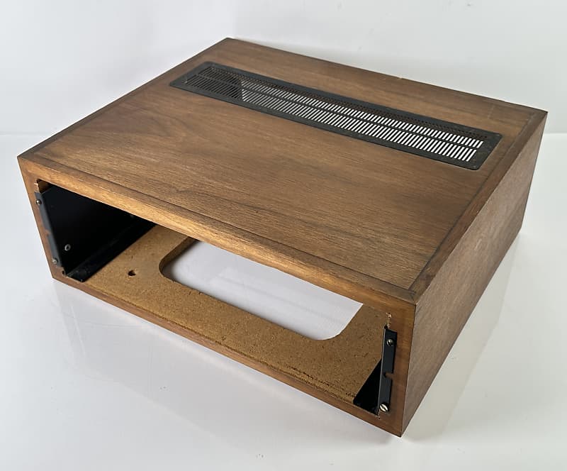 McIntosh L10 Component Cabinet - for C11, C20, MI2 or MX110 "Mid"