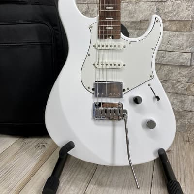 Yamaha PACS+12 SWH Pacifica Standard Plus - Shell White Electric Guitar, with Gig Bag image 1