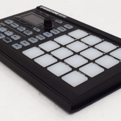 Native Instruments Maschine Mikro Mk2 Production and Performance System image 4