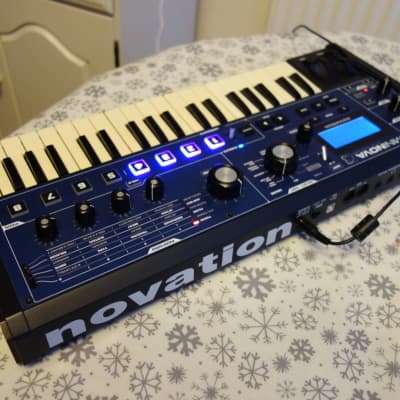 Novation MiniNova 37-Key 18-Voice Synthesizer 2012 - Present - Blue