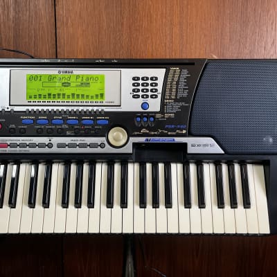 YAMAHA PSR-540 61-Key Full Size Key MIDI Portable Keyboard w