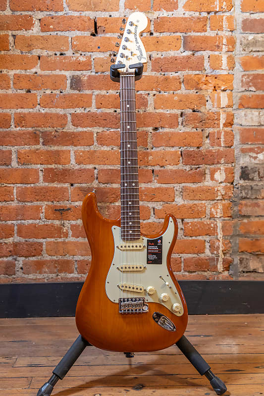 Fender American Performer Stratocaster - Honey Burst image 1