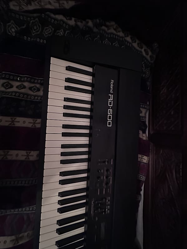Roland RD-600 88-Key Digital Stage Piano