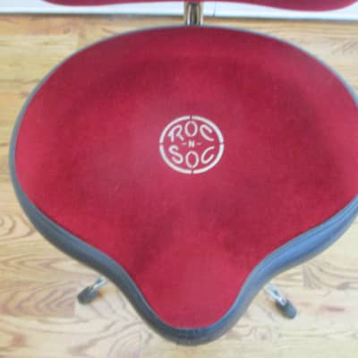 Roc N Soc Pro Series Hydraulic Lift Drum Throne, Bicycle Saddle, Backrest - Excellent Condition image 3
