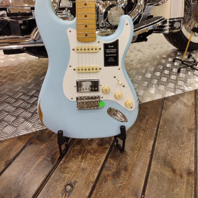 Fender Limited Edition Vintera Road Worn 50s Stratocaster Fender Limited Edition Vintera Road Worn 50s Stratocaster