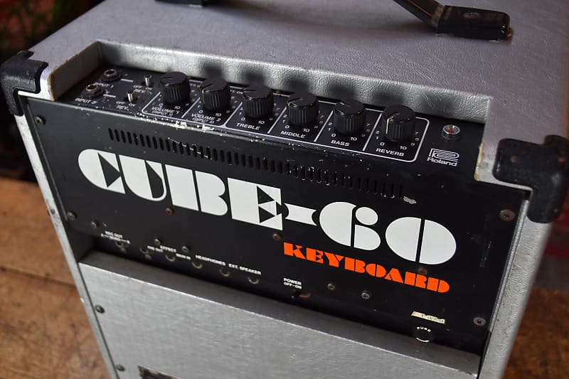 Roland Cube 60 Keyboard Vintage Amplifier Working In