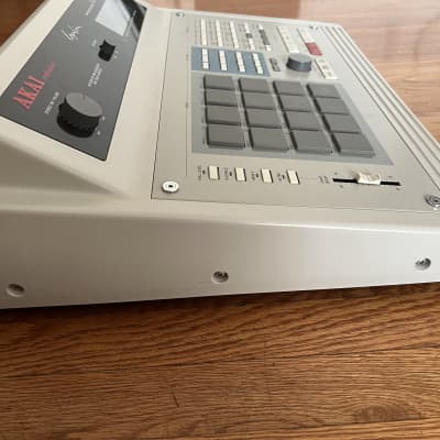 Akai MPC60II Integrated MIDI Sequencer and Drum Sampler 1991 - 1994 - Grey image 4