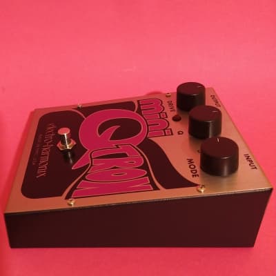 Electro-Harmonix Mini Q-Tron w/wooden box, catalog, 3.5mm converter & sticker image 4