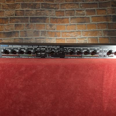 美品！動作確認済！】ALESIS 3632 コンプレッサー Alesis 3632