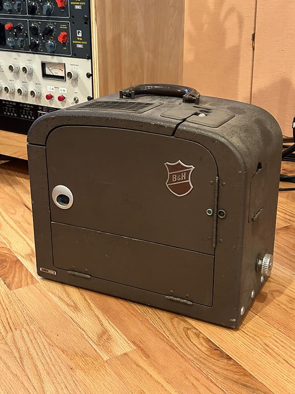 Bell And Howell 185 Projector Guitar Amp Project | Reverb