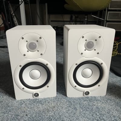 Yamaha HS5 5" Powered Studio Monitor (Pair) 2015 - Present - White image 1