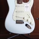 Fender Traditional II 60s Stratocaster Guitar Made in Japan Sonic Blue