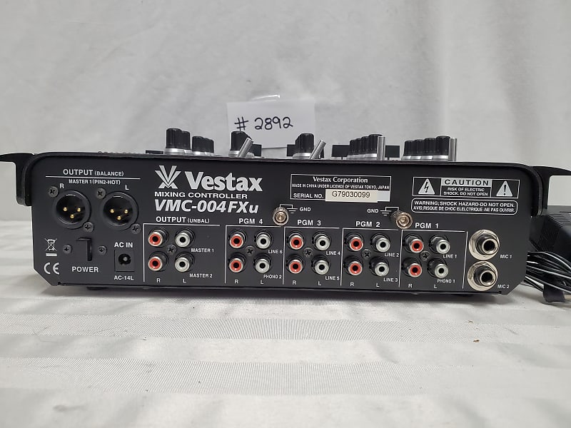 VESTAX VMC-004FXu 4 CHANNEL DJ MIXER #2892 GOOD USED WORKING 