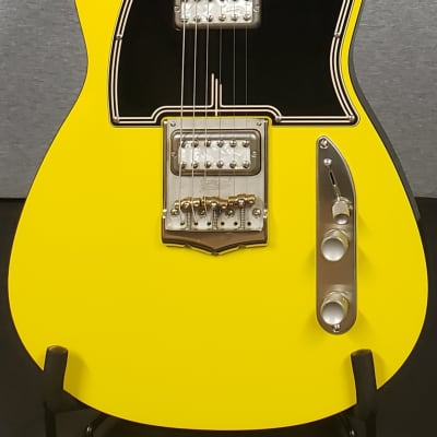 Belltone BC1 B-Classic One Graffiti Yellow Top/Black Back with Hard Shell Case for sale