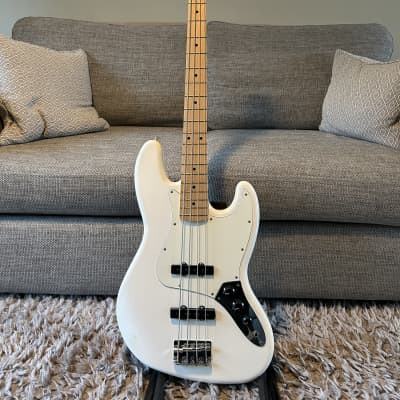 Fender Player Jazz Bass Mexican Polar White image 1