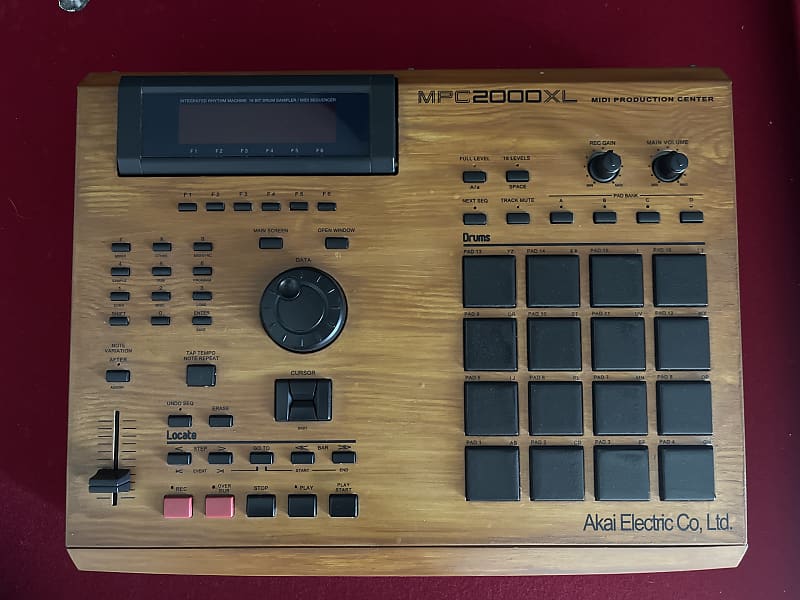 13 AKAI MPC 2000XL サンプラー AKAI MPC2000XL Vintage Sampler MPC Music Limited Machine