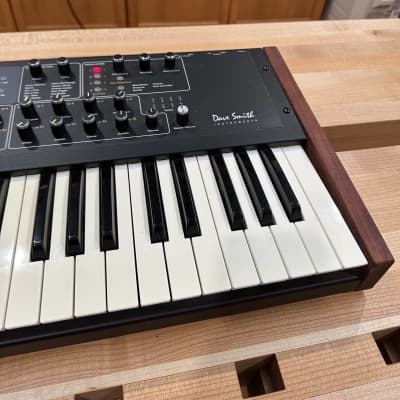 Vintage Dave Smith Instruments Prophet 08 PE 61-Key 8-Voice Polyphonic Synthesizer 2009 - 2015 - Black with Wood Sides