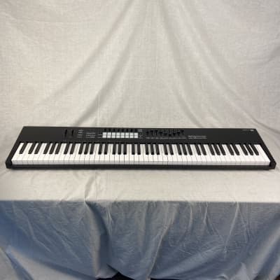 Novation Launchkey 88 MKIII MIDI Keyboard Controller 2022 - Present - Black
