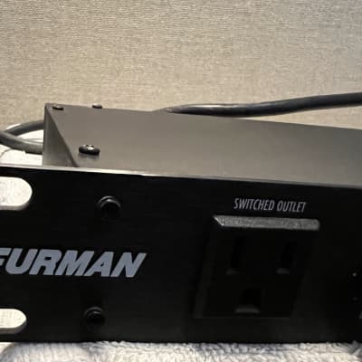 Furman M-8DX 15A 8 Outlet Power Conditioner Surge Protector w Digital Meter image 2
