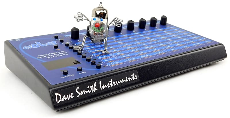 DSI Evolver Dave Smith Instruments Synthesizer + Top Zustand + 1.5J Garantie