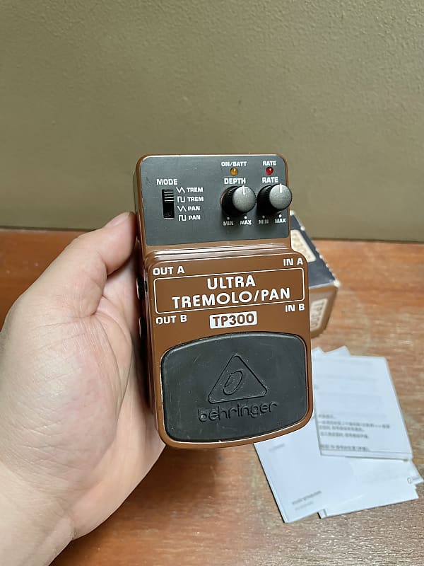 Behringer TP300 Ultra Tremolo/Pan