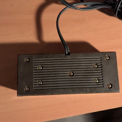 Korg S-2 dual foot switch image 3