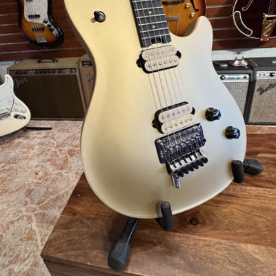 EVH Wolfgang Special Ivory 専用ハードケース付き　美品 EVHWolfgang Special -Ivory-【Webショップ限定】商品詳細