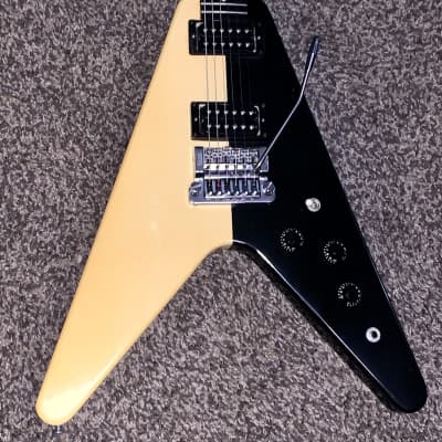 Vintage 1984 Gibson "Custom Shop Original" Scorpions Rudolph Schenker Flying V Black + White Electric guitar made in the usa Ohsc image 2