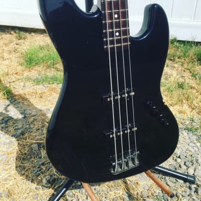 ベース Fender copy no brand jazz bass 1974 Fender Jazz Bass in Black. Original Crazed Black Finish