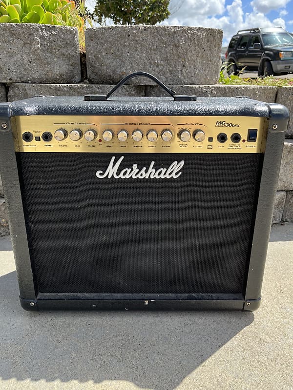 Marshall MG MG30DFX 2-Channel 30-Watt 1x10