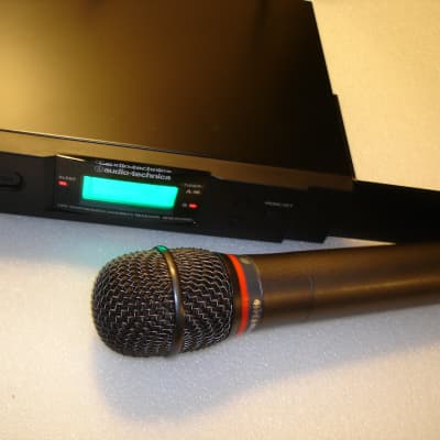 Audio Technica Wireless Audio hand held Mic System, Battery Power 600Mhz, works image 3