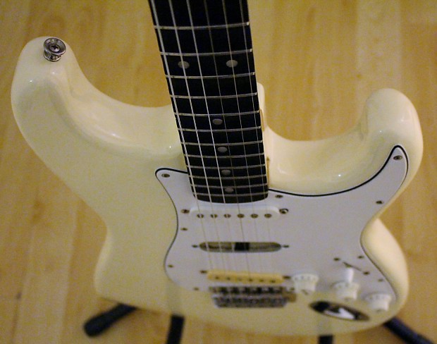 Fender Squier Stratocaster Rare SQ Serial - 3-Bolt Neck