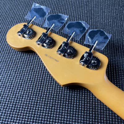 Fender American Professional II Jazz Bass, Maple- 3-Color Sunburst (US23117647) image 10