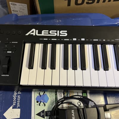 Alesis Q88 MKII 88-Key USB MIDI Keyboard Controller w/ <Sustain Pedal>2021 - Present - Black