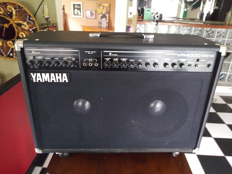 Yamaha VR4000 50-Watt 2x10 Guitar Amplifier