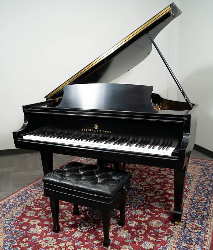 1986 Steinway & Sons 5'7" Model M Grand Piano | Satin Ebony image 1