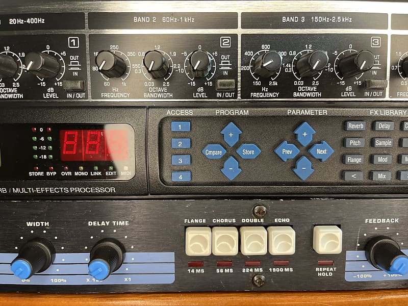 Behringer - PEQ-2200 - 5 Band Parametric Equalizer - Vintage