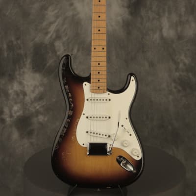 original 1957 Fender Stratocaster Sunburst w/orig. tweed case image 2