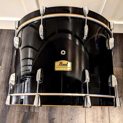 RARE!! Excellent Condition Pearl Session Studio Classic 24" x 15" Bass Drum Select 2012-2017 - Piano Black Lacquer SSC2415BX image 4