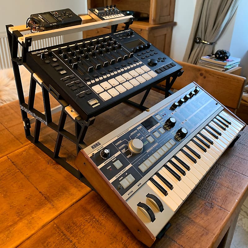 Microkorg rack outlet