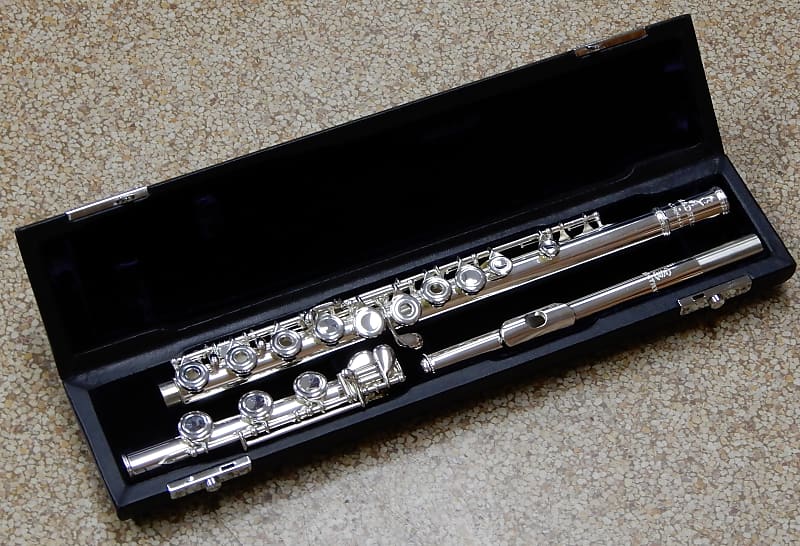Amadeus AF520-BO Open Hole Flute with Offset G & Low B Key - Silver Plated - Free Shipping image 1