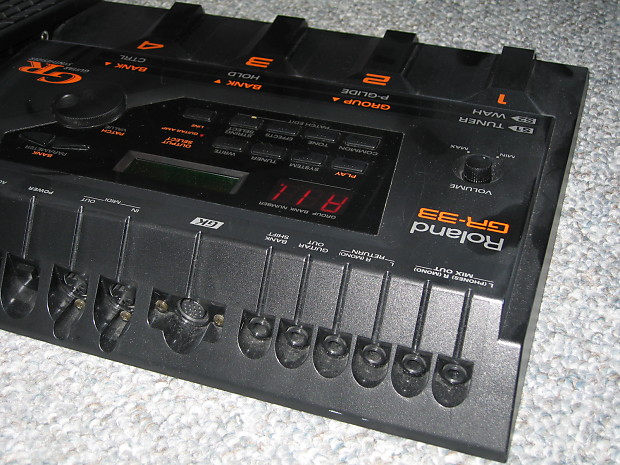 Roland Roland GR-33 GR33 Guitar Synth w/13 Pin Midi Cable
