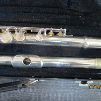 Gemeinhardt 2SP Straght-Headjoint Flute with Offset G . Made in USA image 3