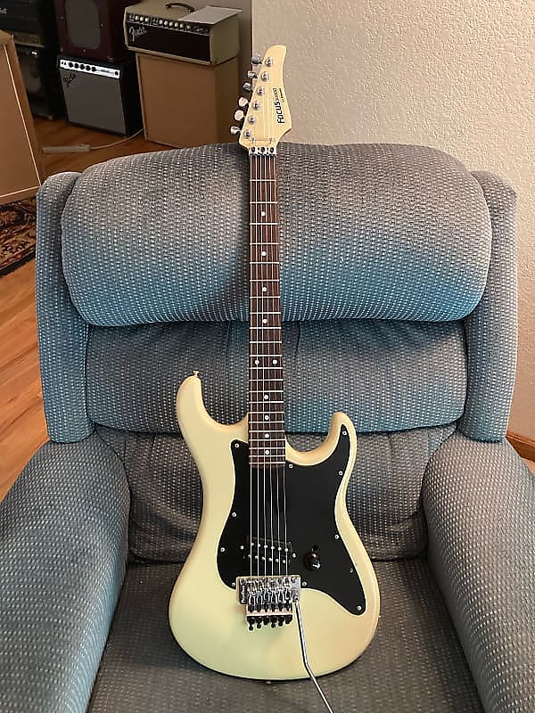 Kramer Focus 3000D MIJ 1983 - Cream image 1