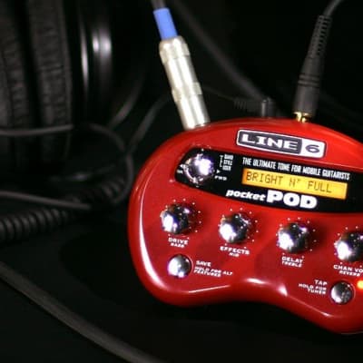 Line 6 Pocket Pod Battery-Powered Headphone/Mini Amp Modeler for Guitarists