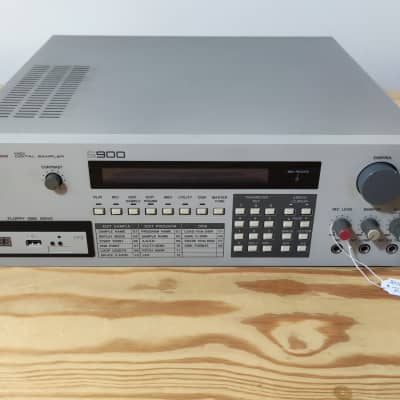 Akai S900 MIDI Digital Sampler 1986 - White (Fully Expanded / Upgraded / Serviced / Warranty)